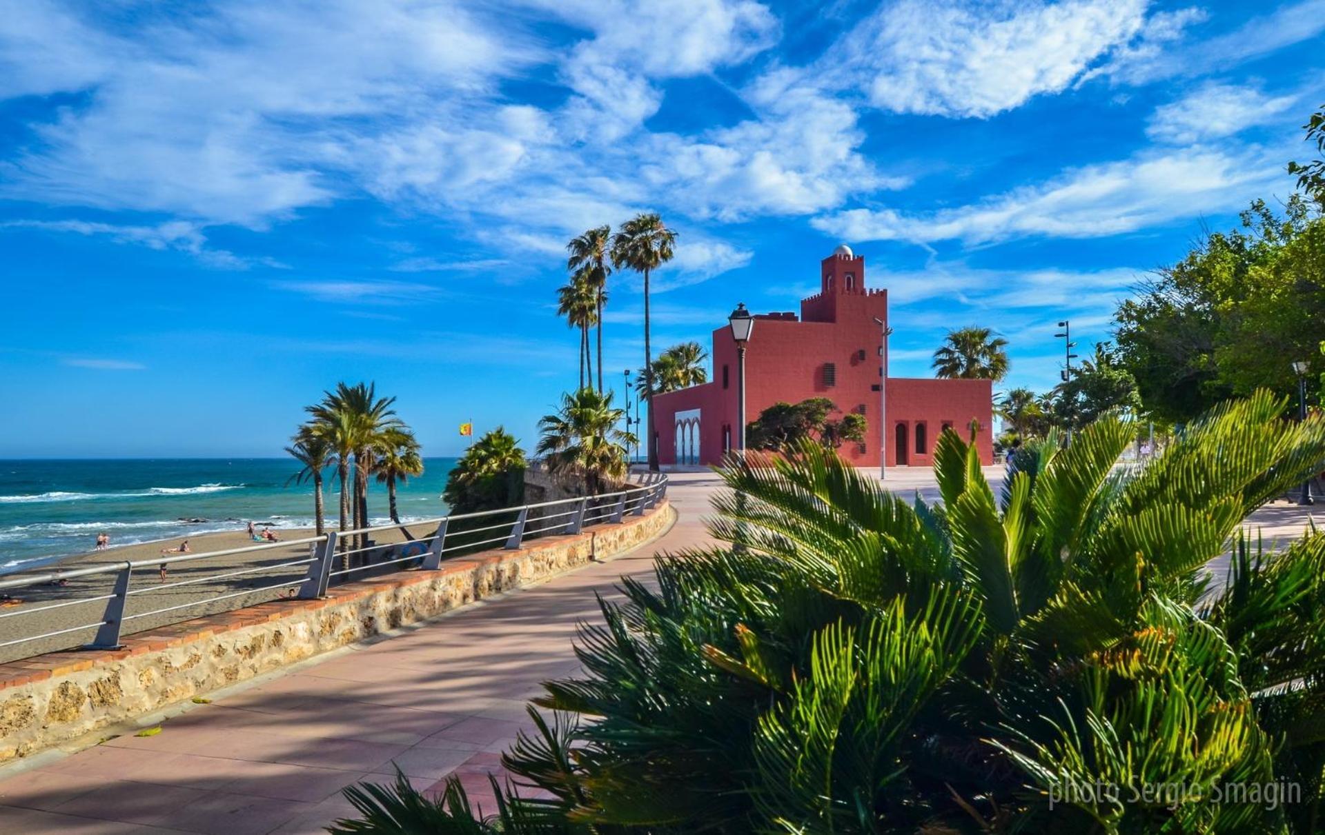 Apartamentos Los Cisnes - 2º Linea De Playa - Perfecta Ubicacion Benalmádena Kültér fotó