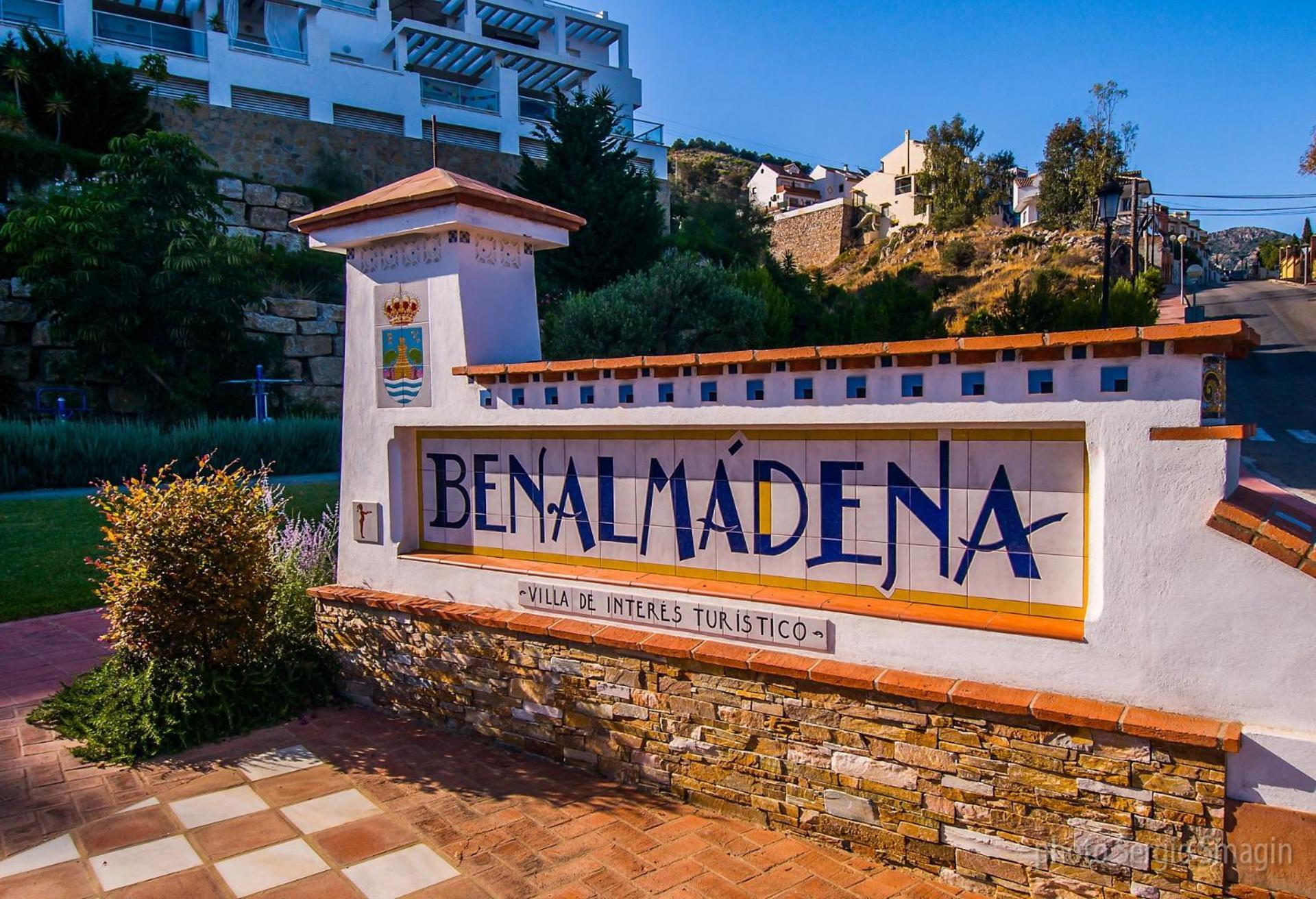 Apartamentos Los Cisnes - 2º Linea De Playa - Perfecta Ubicacion Benalmádena Kültér fotó