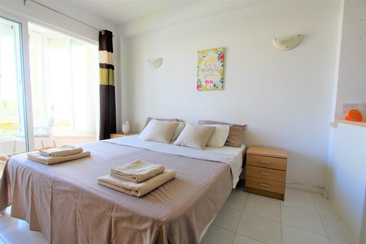 Apartamentos Los Cisnes - 2º Linea De Playa - Perfecta Ubicacion Benalmádena Kültér fotó