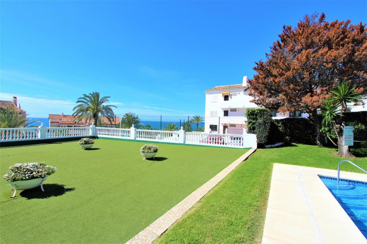 Apartamentos Los Cisnes - 2º Linea De Playa - Perfecta Ubicacion Benalmádena Kültér fotó